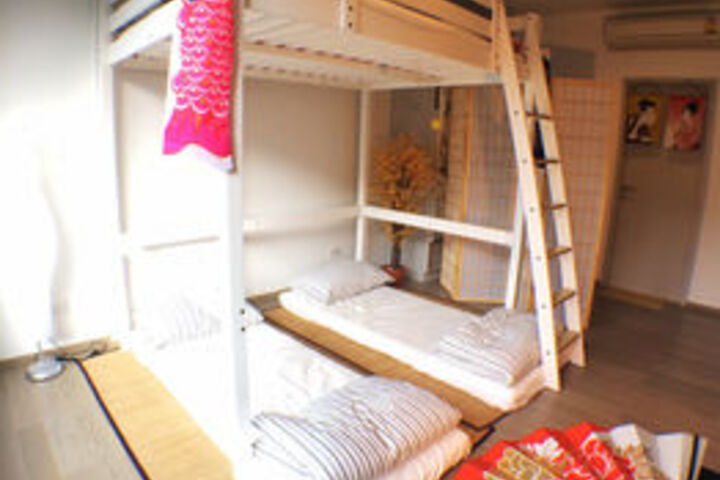 Room 37 of 61