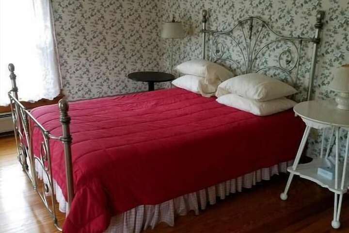 Room 40 of 72