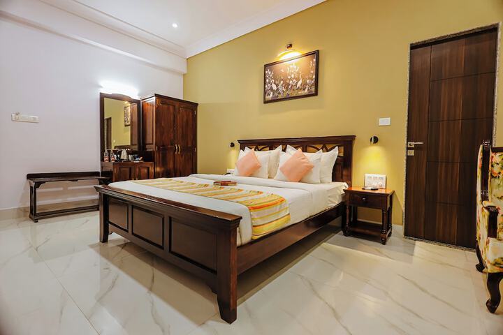 Room 9 of 54