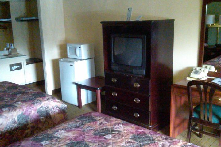 2 Double Beds (6 of 12)