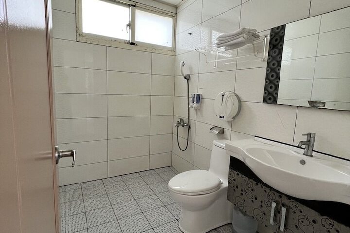 Room 25 of 29