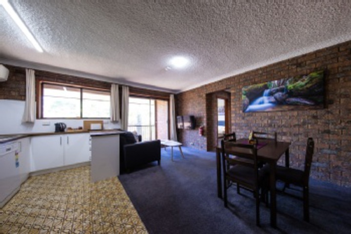 Room 487 of 693