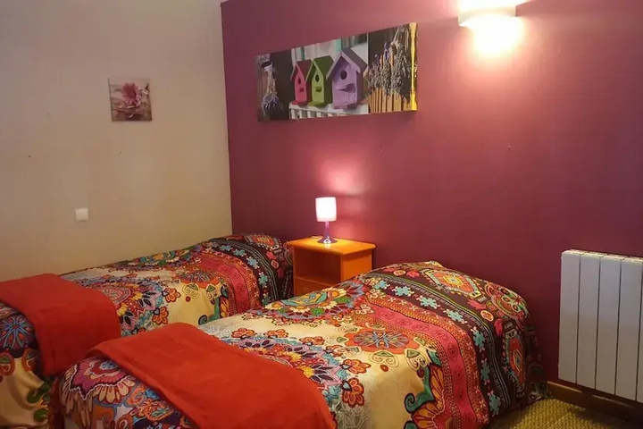 Room 7 of 16