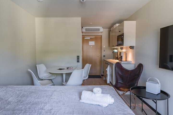 Room 58 of 146
