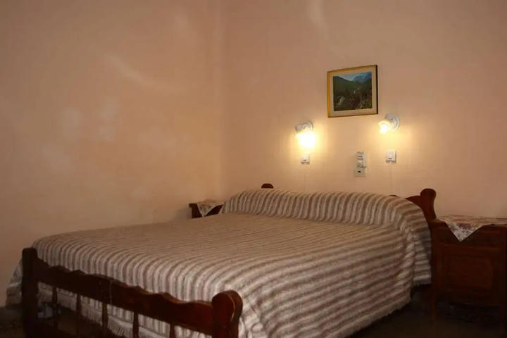 Room 2 of 8