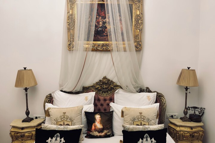 Room 9 of 52
