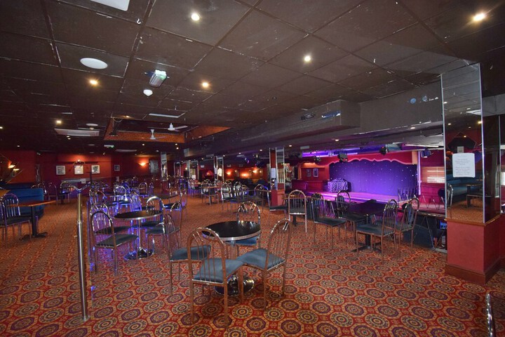 Lounge 86 of 92