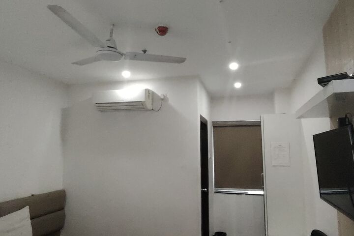 Room 3 of 11