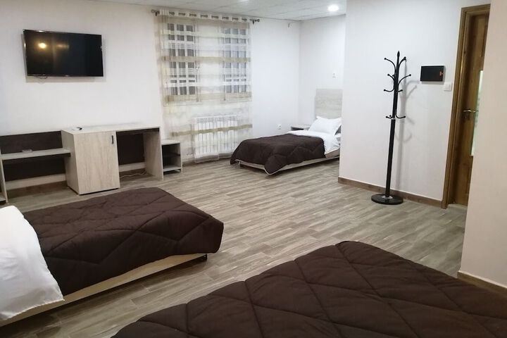 Room 8 of 14