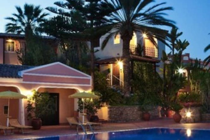 Pools & Facilities