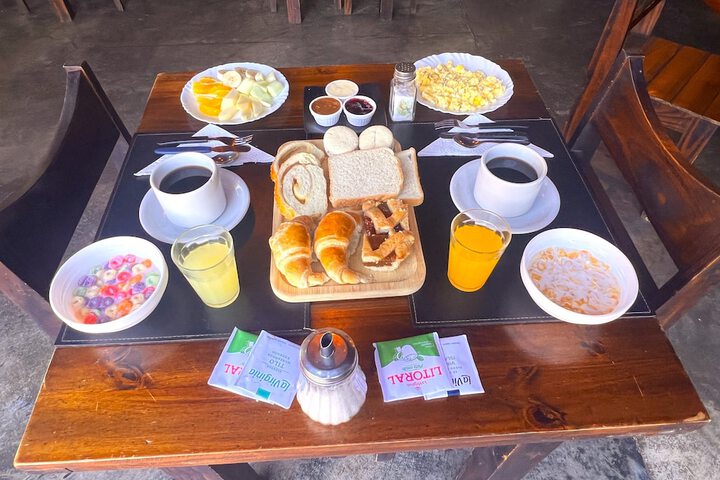 Breakfast/Coffee Service 60 of 104