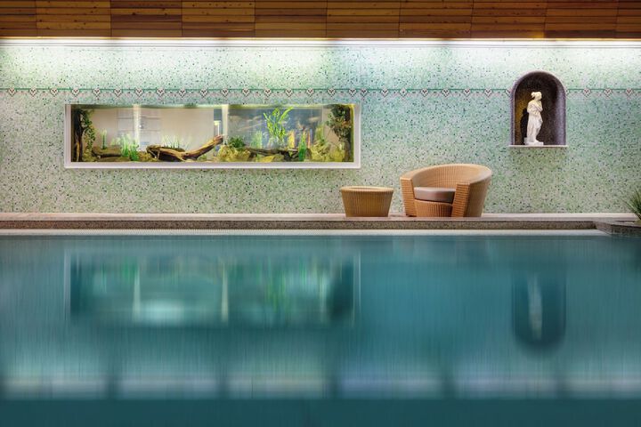 Pools & Facilities