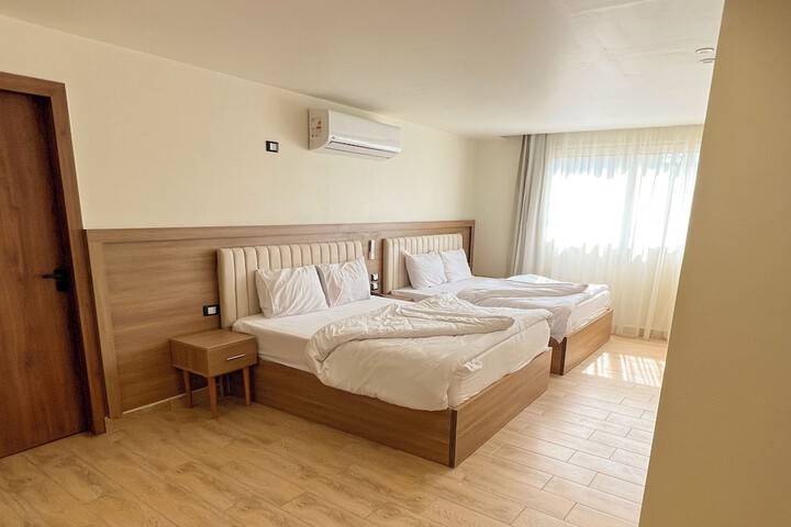 Room 27 of 174