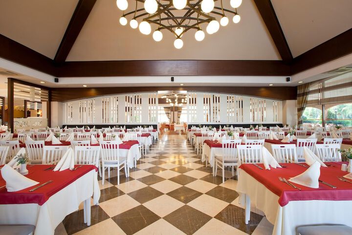 Dining 90 of 120