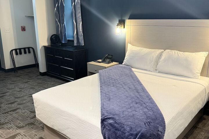 Room 7 of 10