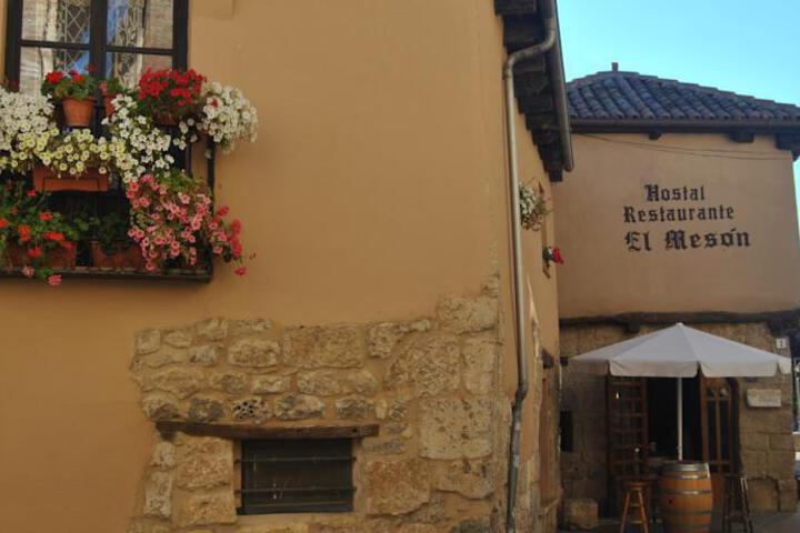 EL MESON DE CASTROJERIZ