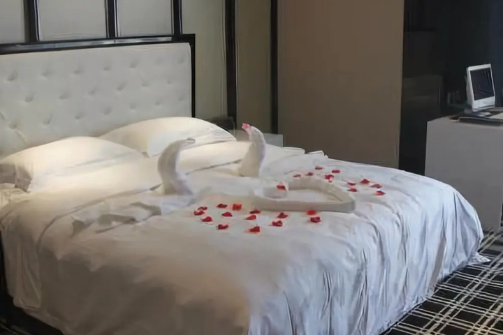 Room 18 of 20