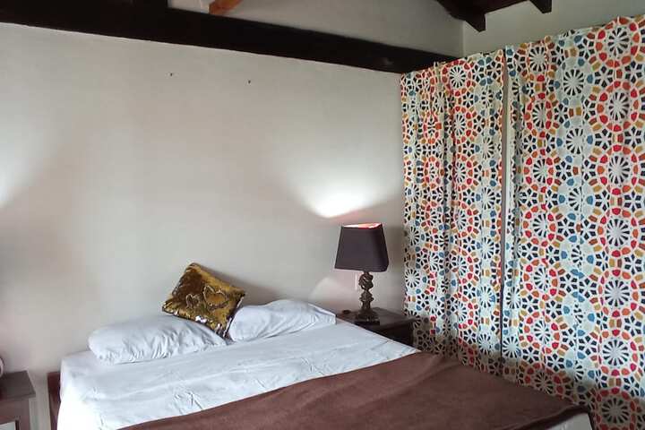 Room 10 of 12