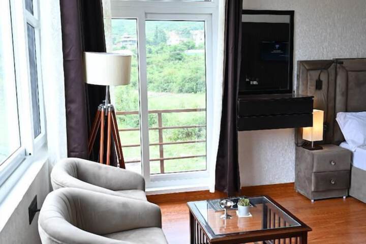 Room 15 of 28