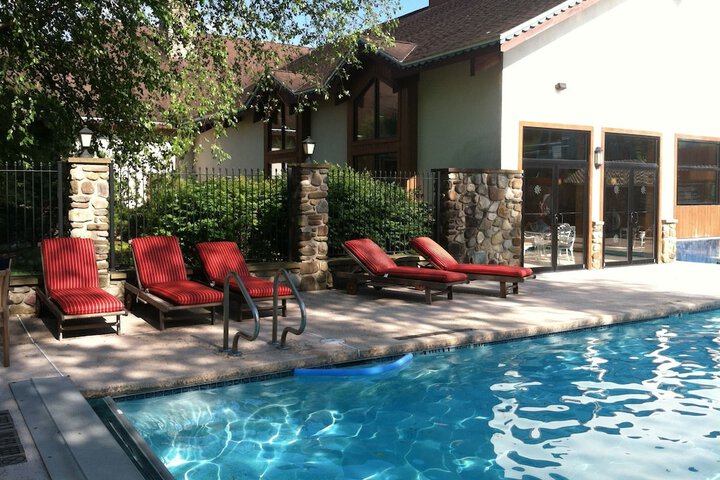 Pool Hotel