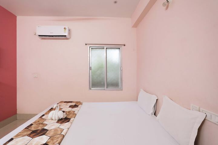 Room 6 of 10