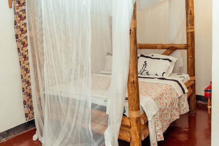 Room 11 of 25