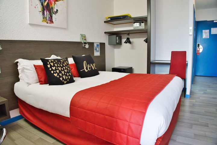 Room 35 of 97