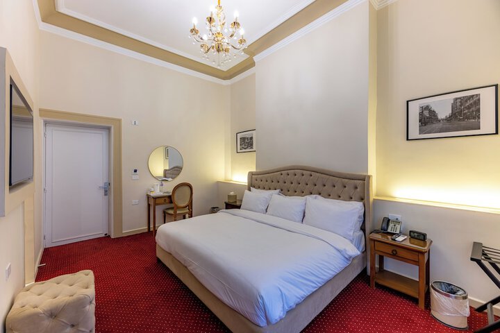 Room 3 of 24