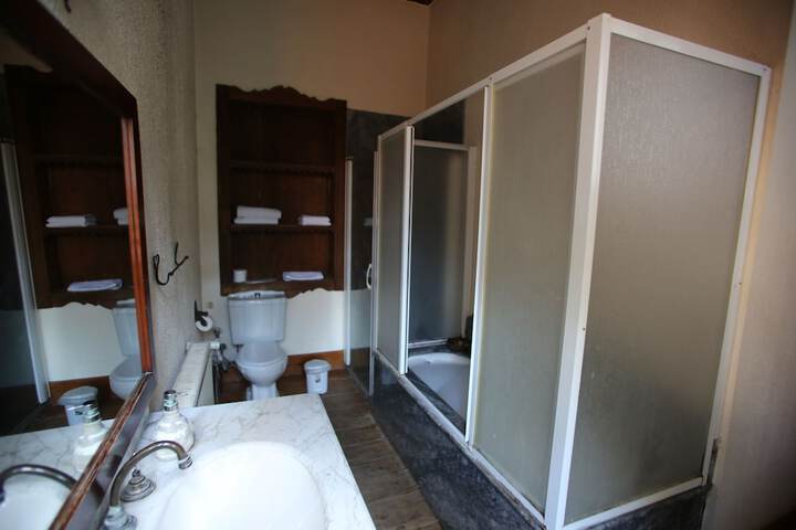 Room 26 of 43