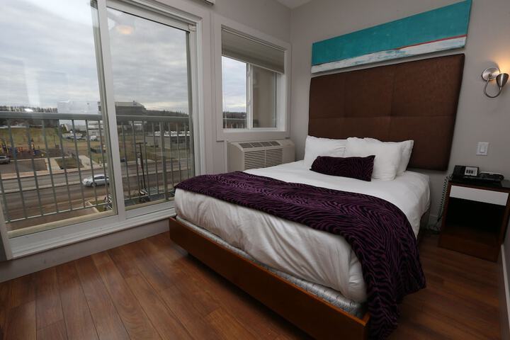 Room 5 of 28