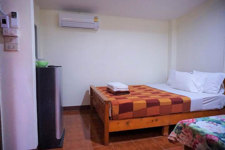 Room 5 of 68