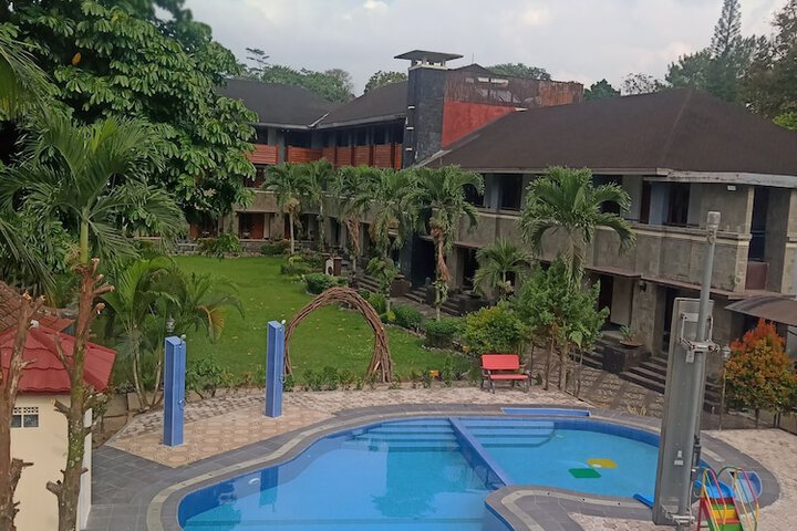 Pool 6 of 17