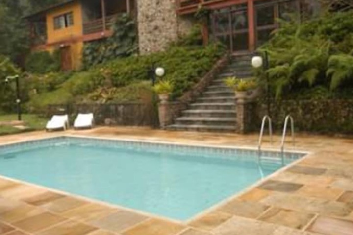 Hotel Pool