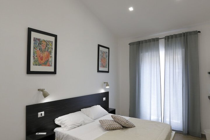Room 6 of 35