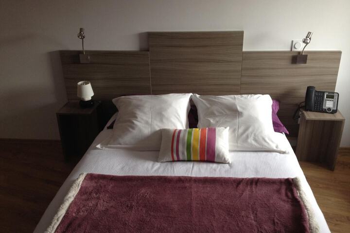 Room 8 of 25