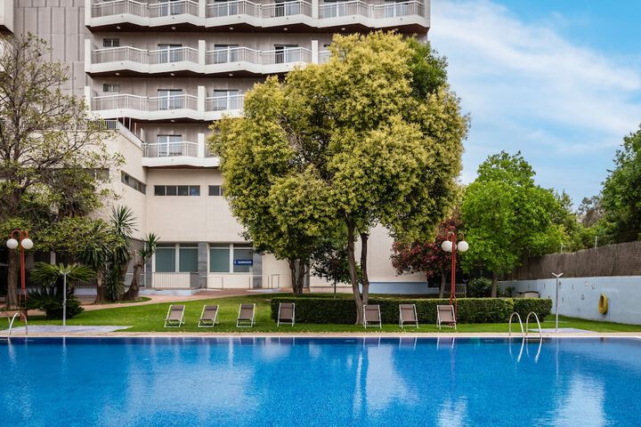 Pools & Facilities