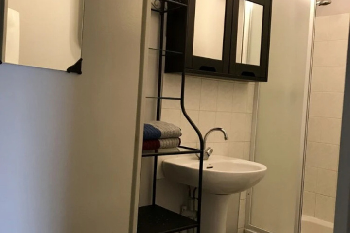 Room 6 of 14