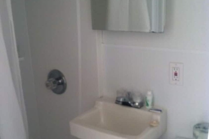 Room 10 of 14