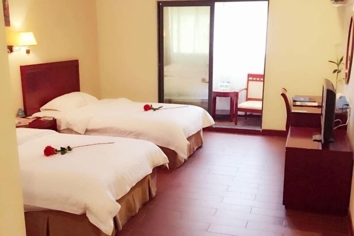 Room 13 of 35