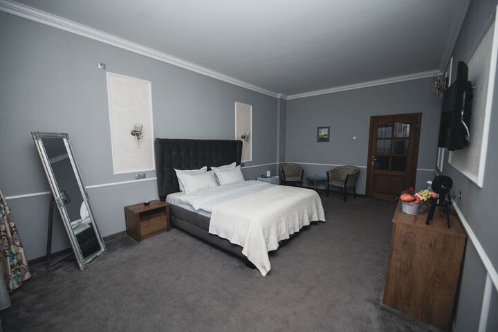 Room 12 of 31