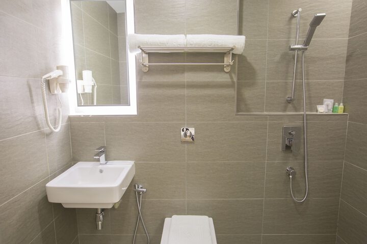 Room 16 of 26