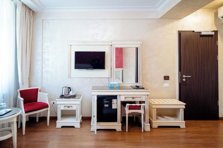 Room 65 of 169
