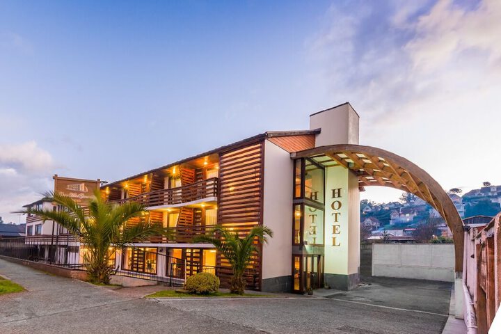 Hotel 76 of 77
