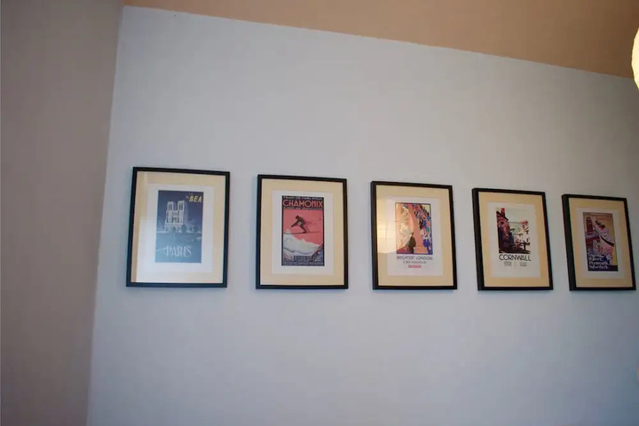 Room 5 of 11