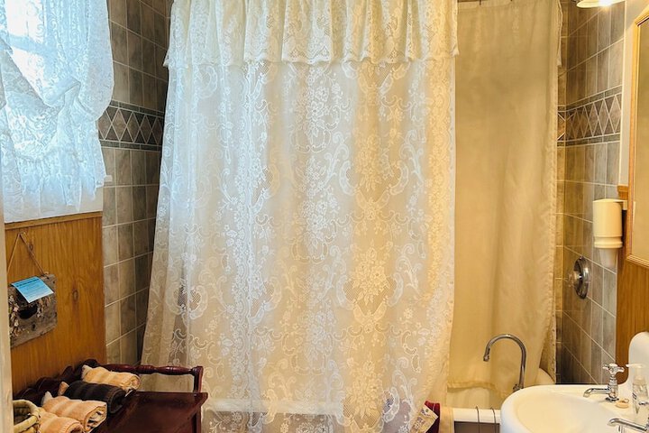 Room 53 of 64