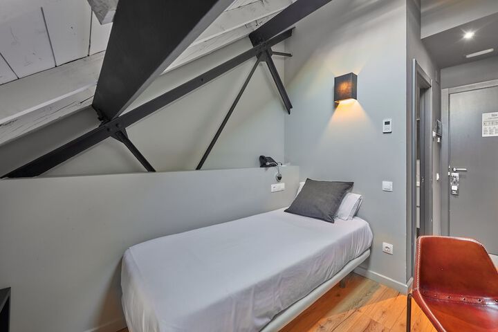 Room 22 of 62