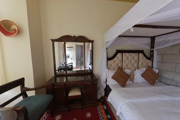 Room 8 of 44