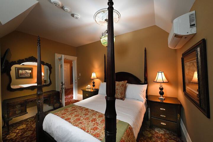 Room 7 of 22