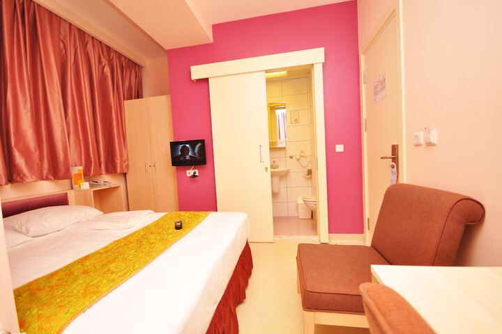 Room 37 of 91