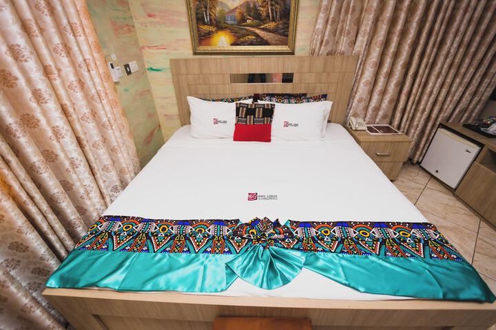 Room 40 of 130
